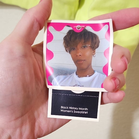 Target Lime Green Cropped Hoodie with Graphic Design - Picture 3 of 10